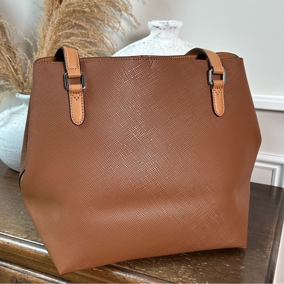 Ralph Lauren leather tote- like new - Picture 4 of 15
